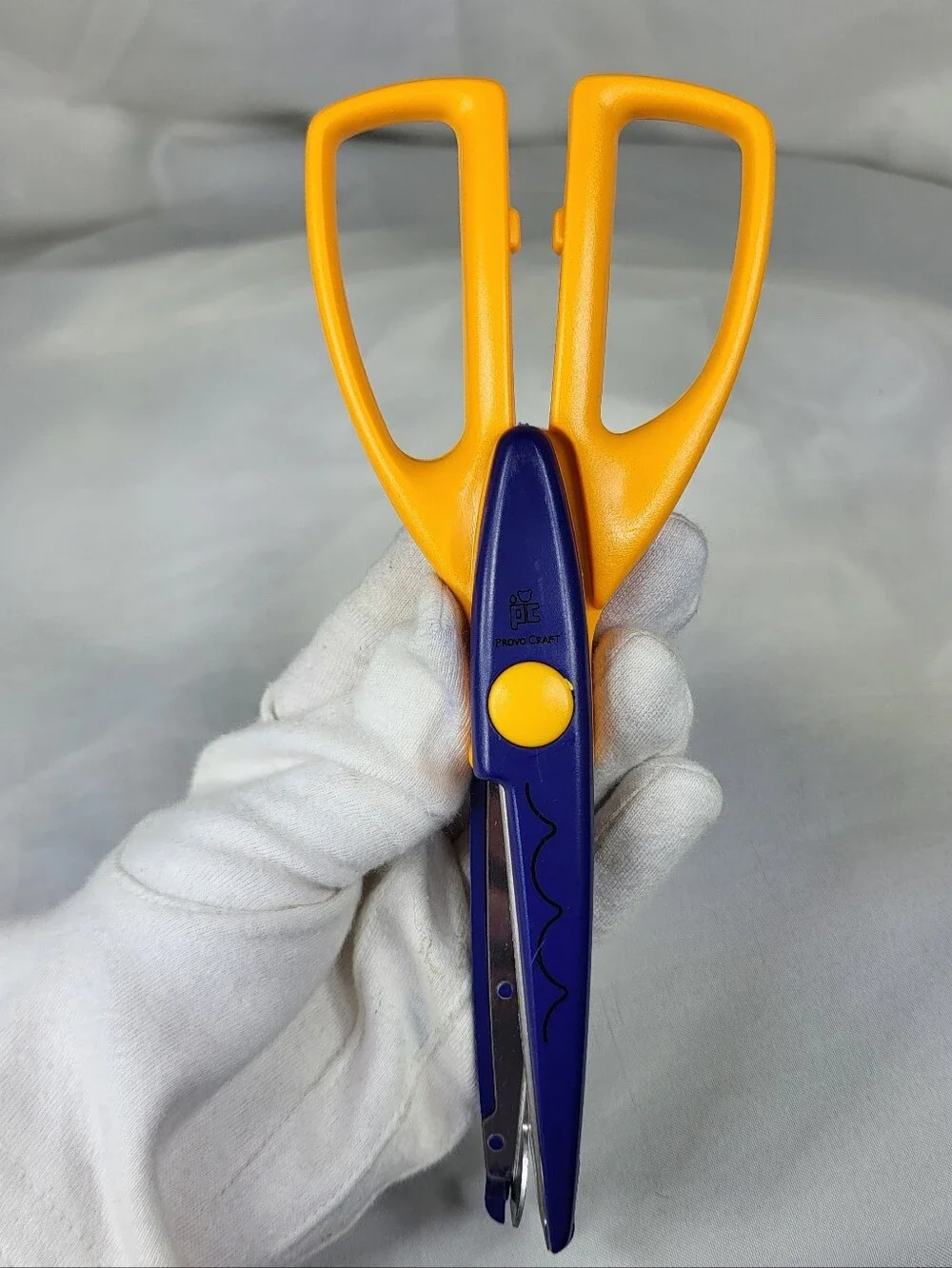 Provo Craft Model 34-0038 Paper Shapers Scrapbooking Scissors